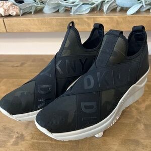 DKNY Leya  Army Camo Wedge Slip ons Size 9